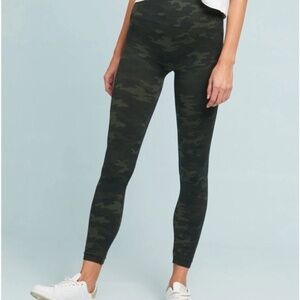 Spanx Look at Me Now Seamless High Waist Legging in Green Camo Size Medium (M)